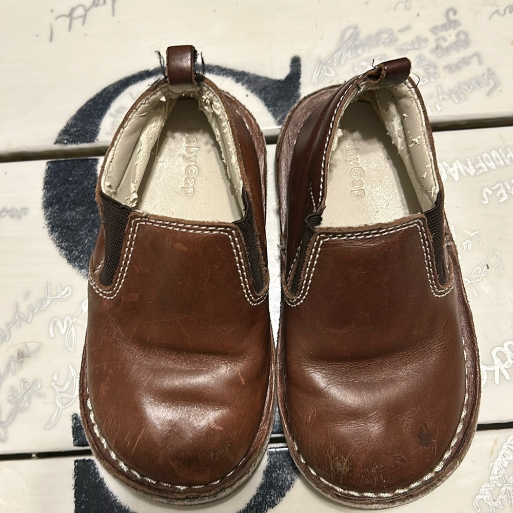 Baby Gap loafer size 9